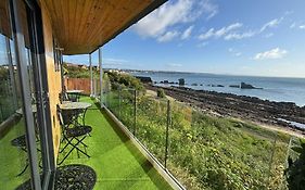 Luxury Beach Front Rooms- Pma